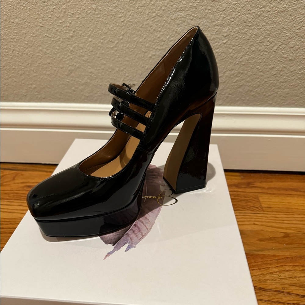 Jessica Simpson Women’s Darena Strappy Pumps